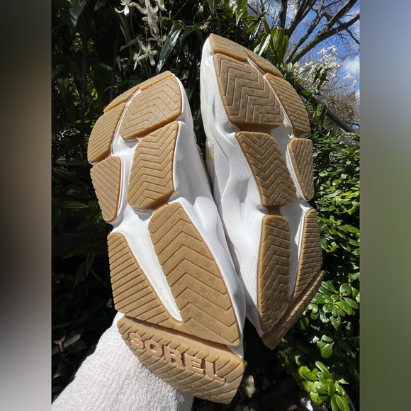 Sorel Women's Sneakers in White and Pink - Picture 11 of 16